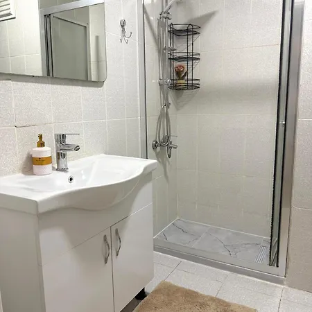 King Th28 Apartman